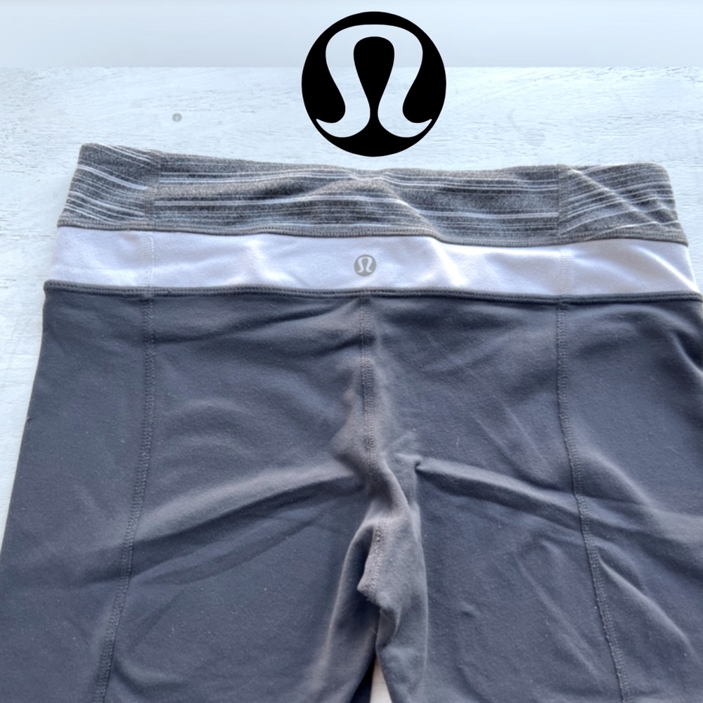 Lululemon Groove Crop Pant Reversible Gray/White/Heather Gray Size 2 NWOT New!